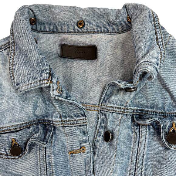 Blank NYC Distressed Denim Jacket Women’s Medium • 100% Cotton • Size M 38" - Picture 4 of 9